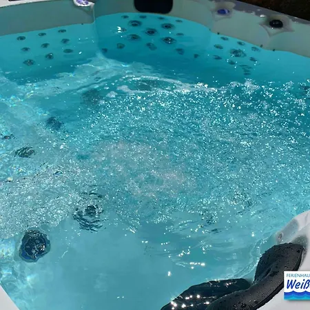 Familienfreundliches Reetdachhaus Weissdorn 2 Hébergement de vacances *