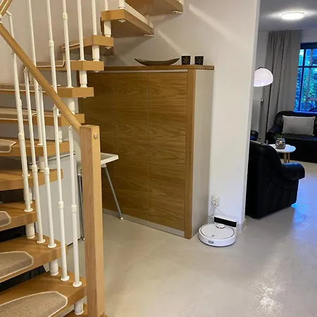 Familienfreundliches Reetdachhaus Weissdorn 2 Hébergement de vacances