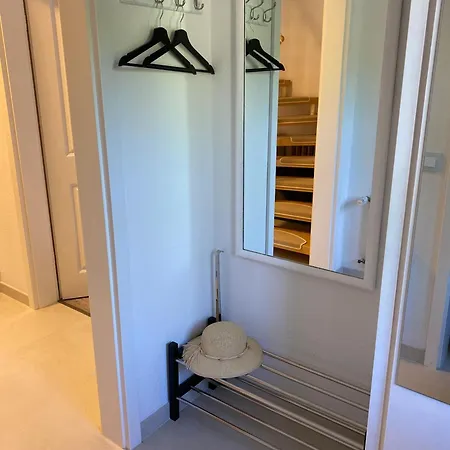 Familienfreundliches Reetdachhaus Weissdorn 2 Hébergement de vacances *