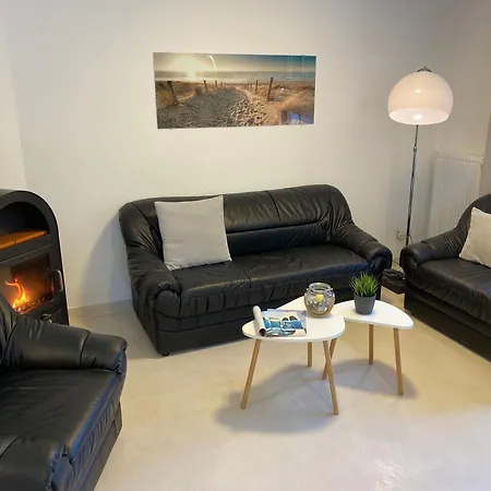 Familienfreundliches Reetdachhaus Weissdorn 2 Hébergement de vacances *