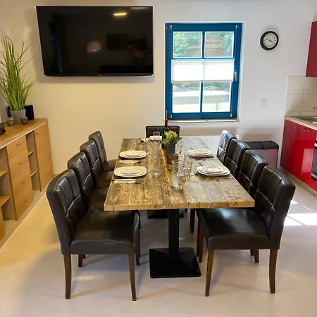 Familienfreundliches Reetdachhaus Weissdorn 2 * Puddemin